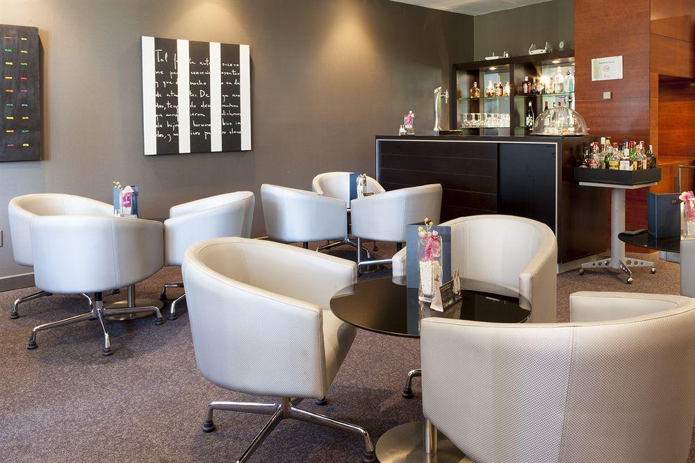 Ac Hotel Ponferrada By Marriott Buitenkant foto