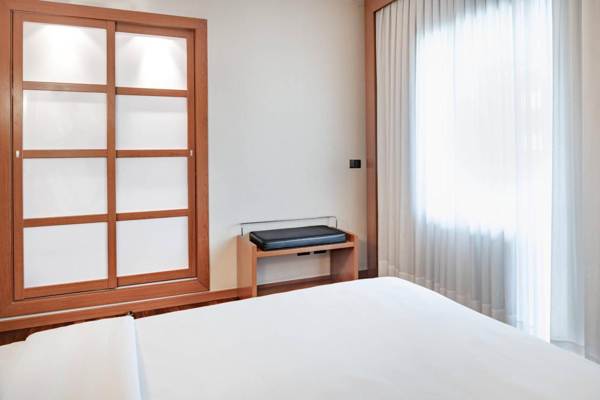 Ac Hotel Ponferrada By Marriott Buitenkant foto