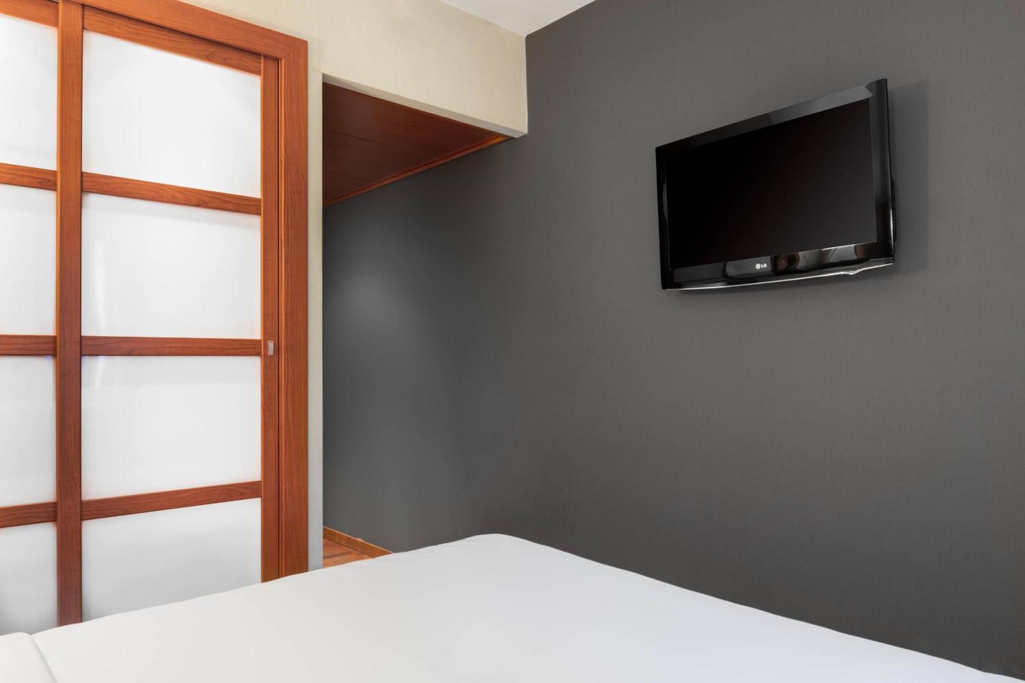 Ac Hotel Ponferrada By Marriott Buitenkant foto