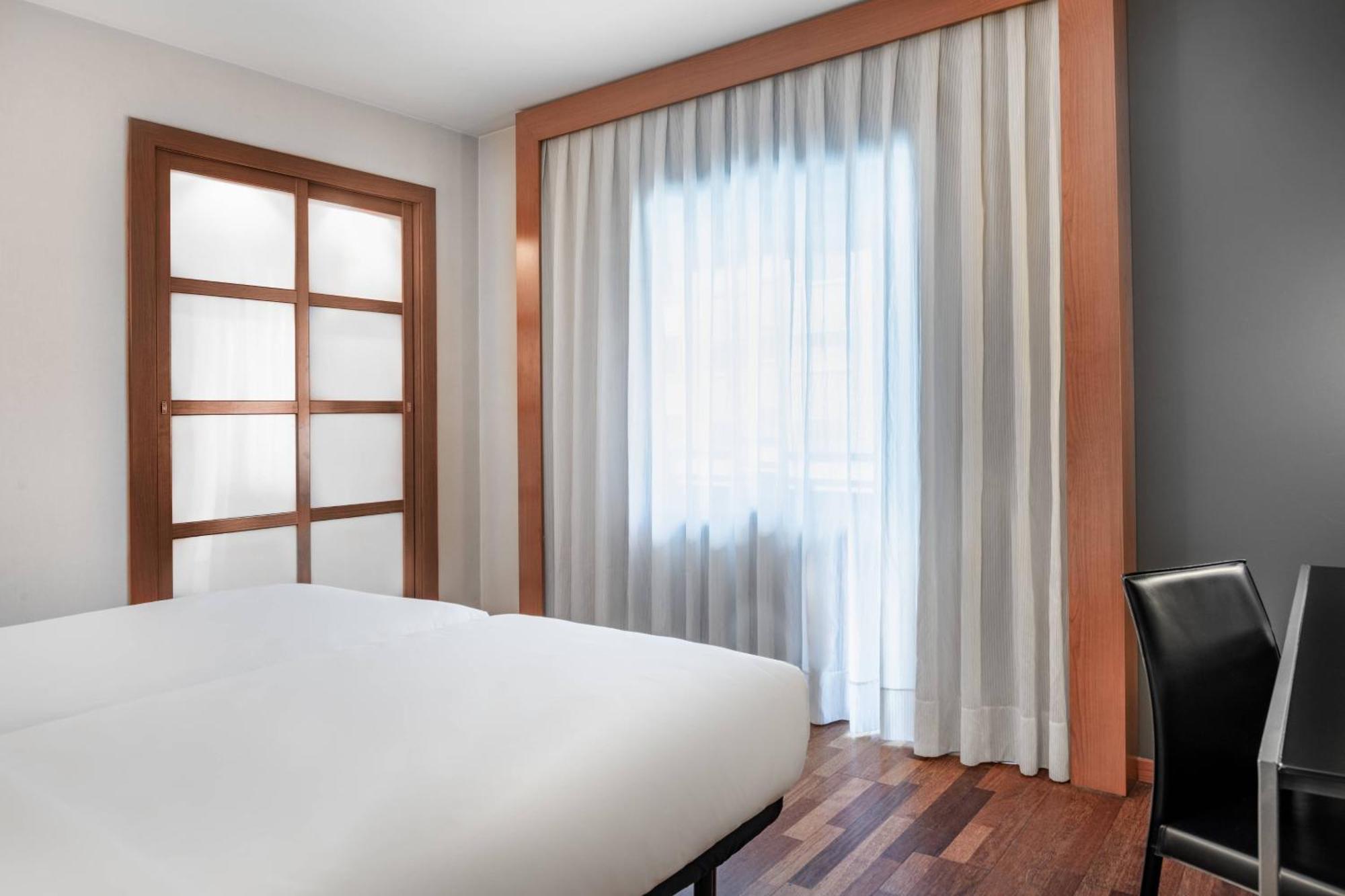 Ac Hotel Ponferrada By Marriott Buitenkant foto
